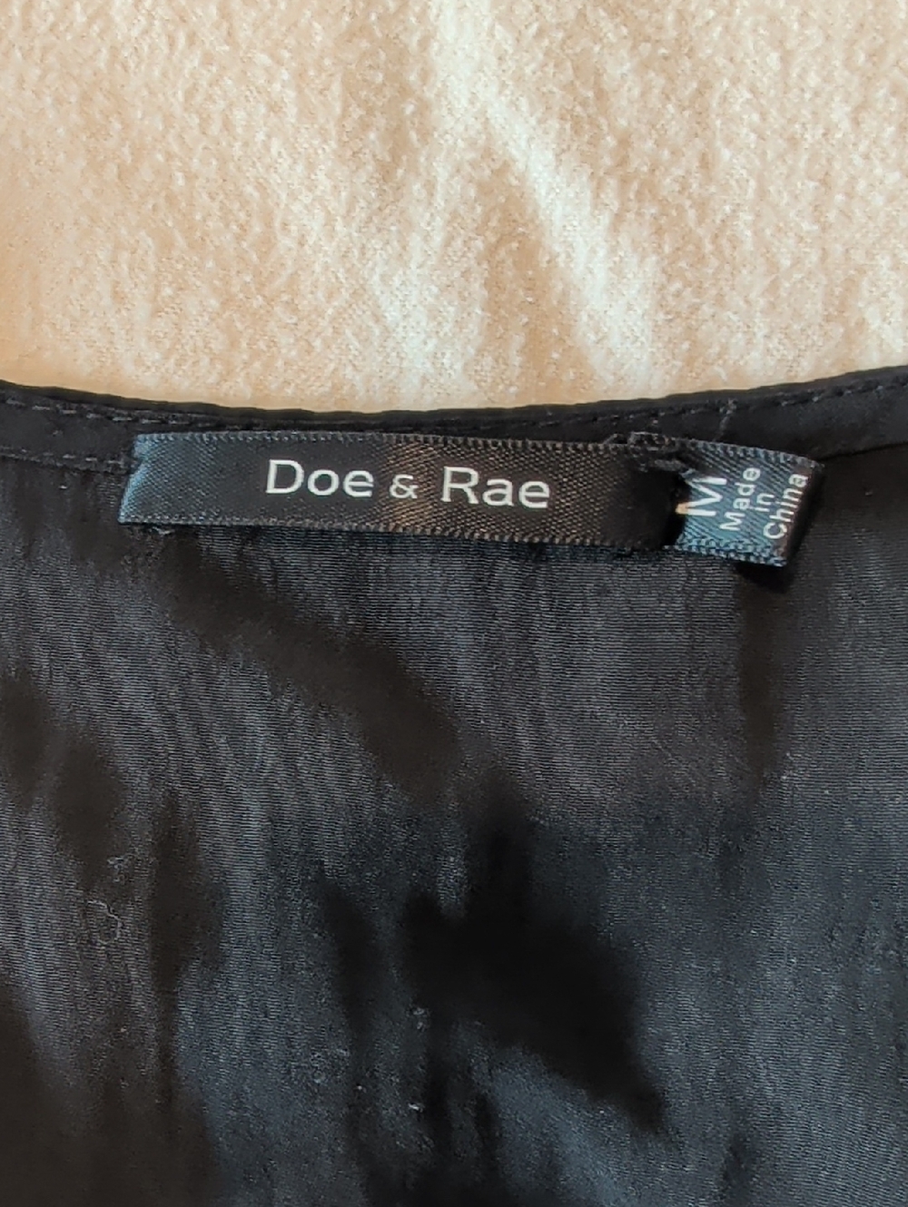 Doe & Rae Black Knot Front Crop Top - Flutter Sleeve & Hem - Size M - WORN TWICE - Picture 3 of 8